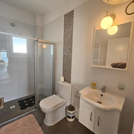 Spacious Beachfront Two-bedroom In Caesar