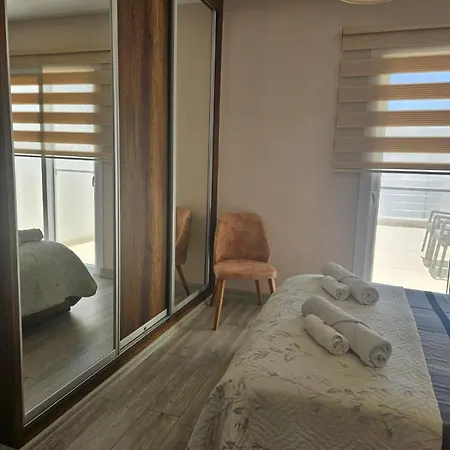 Apartman Spacious Beachfront Two-bedroom In Caesar *