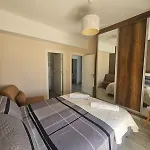 Spacious Beachfront Two-bedroom In Caesar *