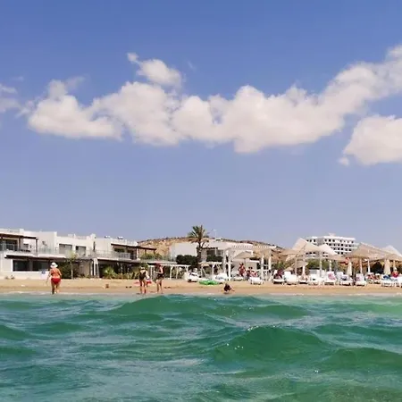 Spacious Beachfront Two-bedroom In Caesar Apartament *