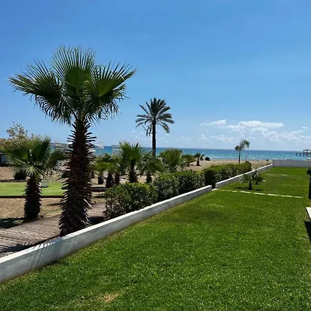 아파트 Spacious Beachfront Two-bedroom In Caesar