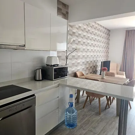 Spacious Beachfront Two-bedroom In Caesar