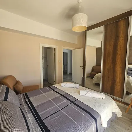 Spacious Beachfront Two-bedroom In Caesar *