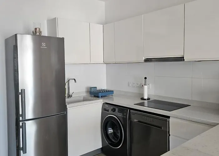 Spacious Beachfront Two-bedroom In Caesar Apartment *