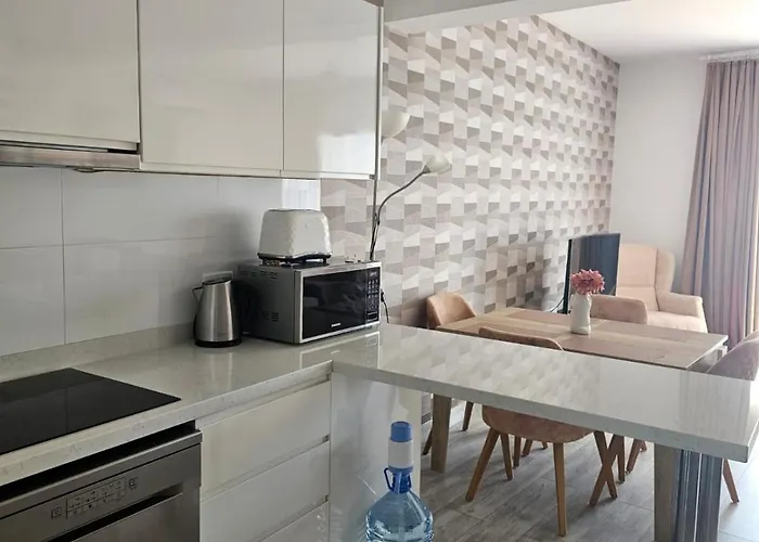 Spacious Beachfront Two-bedroom In Caesar